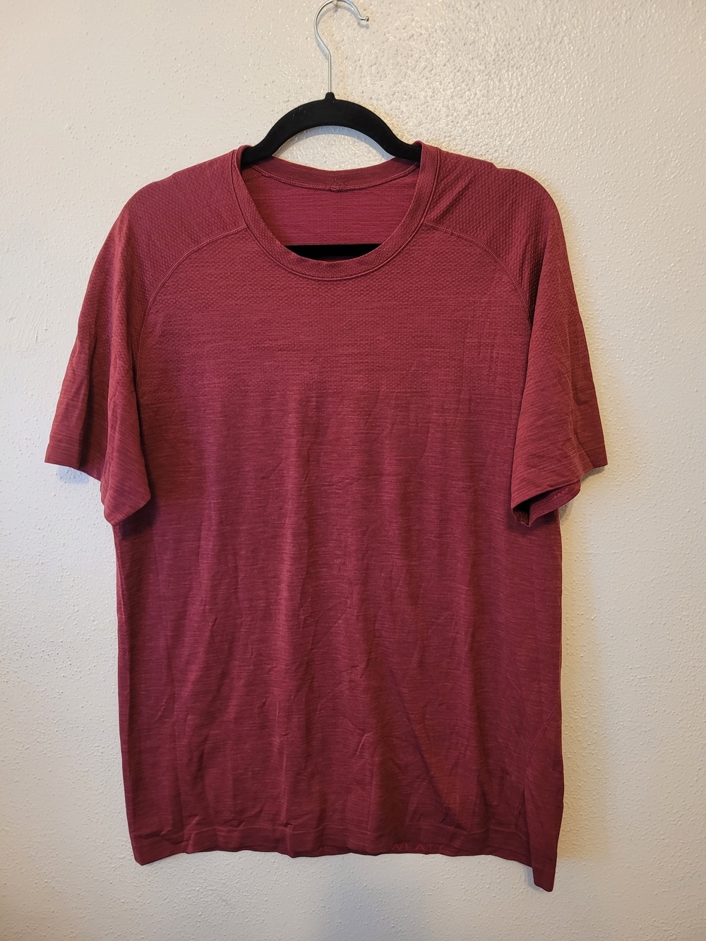 lululemon Men’s Metal Vent Tech Short Sleeve Shirt Heathered Red